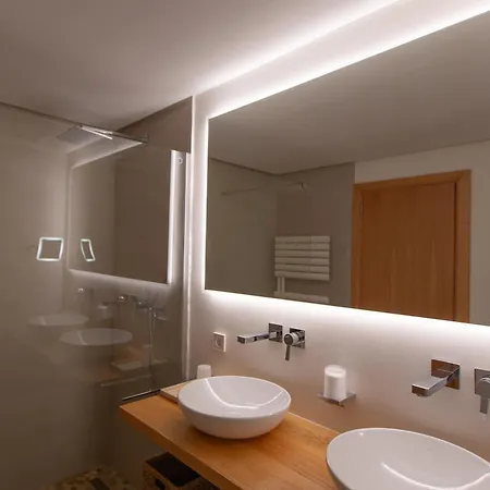 Stadthaus - Alica 8 - Pool, Barbecue, Garten, Terrassen Und Im Winter Zentralheizung Und Kamin, Hochwertig Saniert