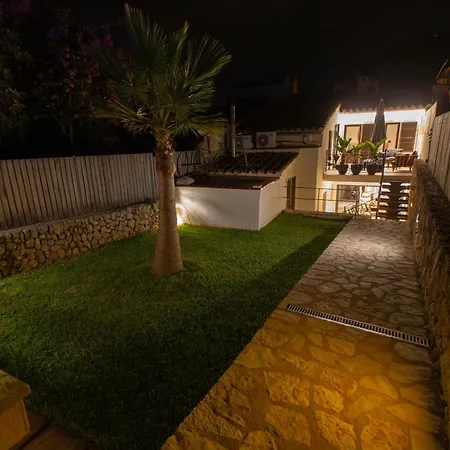 Dom wakacyjny Stadthaus - Alica 8 - Pool, Barbecue, Garten, Terrassen Und Im Winter Zentralheizung Und Kamin, Hochwertig Saniert Pollensa