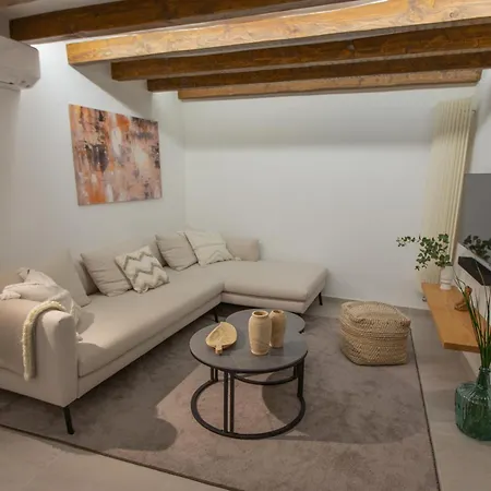 Stadthaus - Alica 8 - Pool, Barbecue, Garten, Terrassen Und Im Winter Zentralheizung Und Kamin, Hochwertig Saniert Feriehus