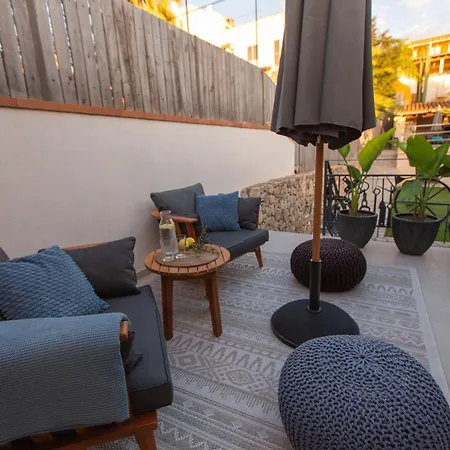 Stadthaus - Alica 8 - Pool, Barbecue, Garten, Terrassen Und Im Winter Zentralheizung Und Kamin, Hochwertig Saniert Feriehus *