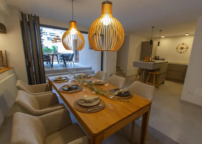 Hébergement de vacances Stadthaus - Alica 8 - Pool, Barbecue, Garten, Terrassen Und Im Winter Zentralheizung Und Kamin, Hochwertig Saniert Pollença