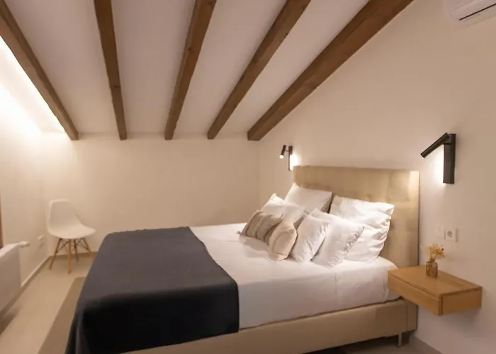 Stadthaus - Alica 8 - Pool, Barbecue, Garten, Terrassen Und Im Winter Zentralheizung Und Kamin, Hochwertig Saniert *