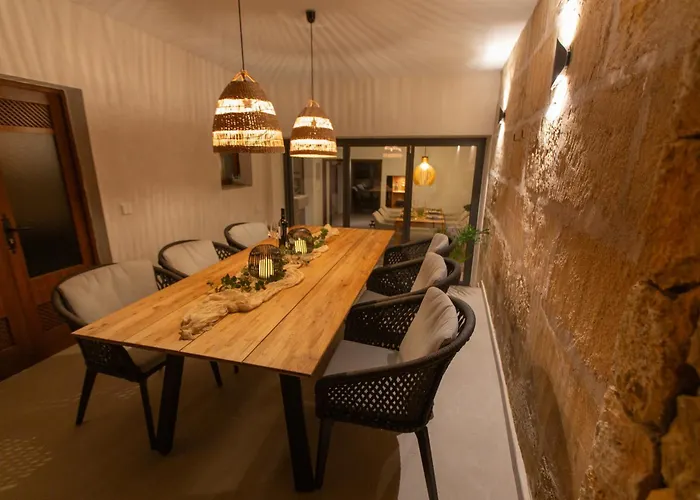 Stadthaus - Alica 8 - Pool, Barbecue, Garten, Terrassen Und Im Winter Zentralheizung Und Kamin, Hochwertig Saniert